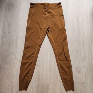 Janji Groundwork tight